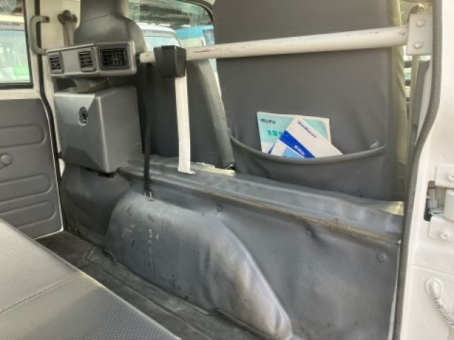 ISUZU ELF 2018 Image 31