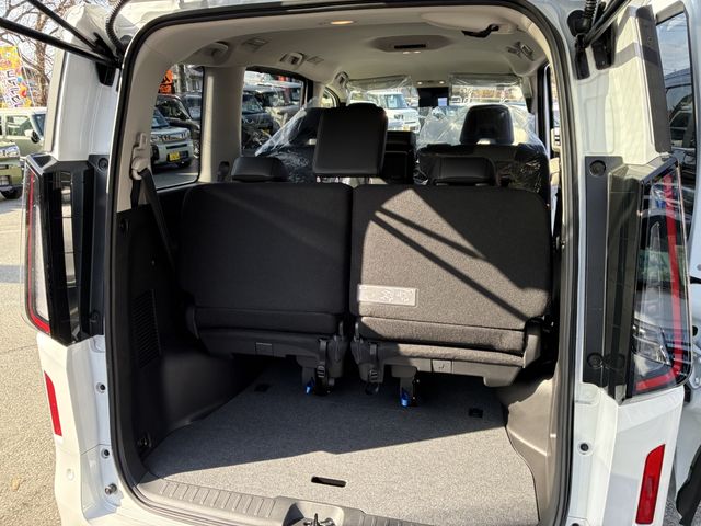 NISSAN SERENA  WG 4WD 2025 Image 31