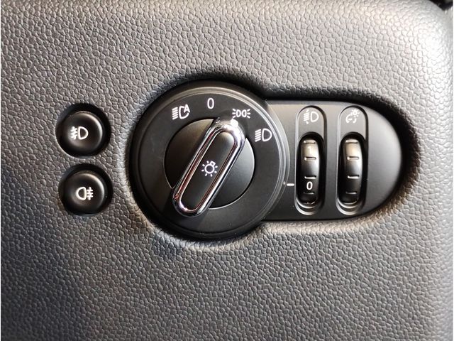 BMW MINI COOPER S 2019 Image 31