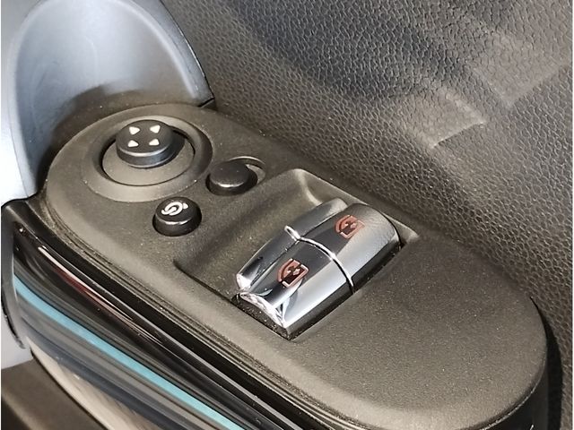 BMW MINI COOPER S 2019 Image 31