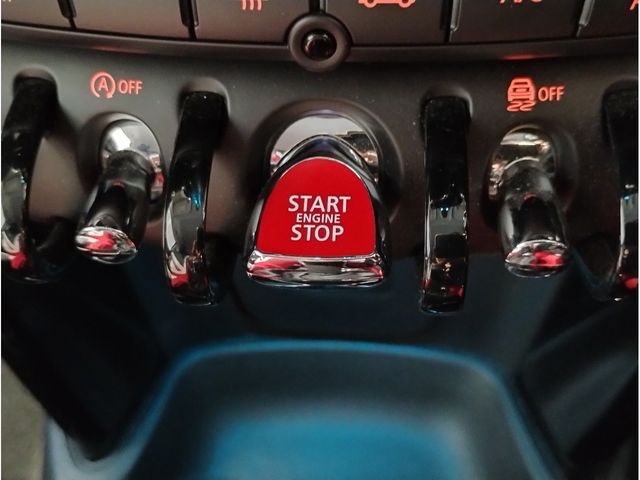 BMW MINI COOPER S 2019 Image 31