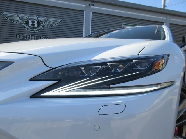 TOYOTA LEXUS LS500 2019 Image 31