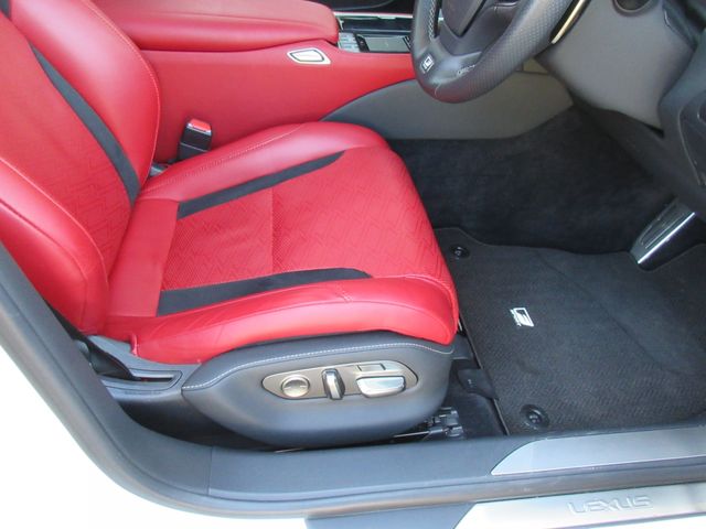 TOYOTA LEXUS LS500 2019 Image 31