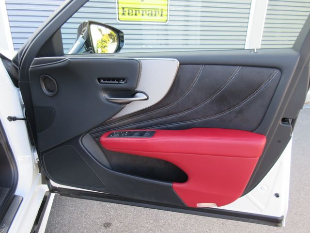 TOYOTA LEXUS LS500 2019 Image 31