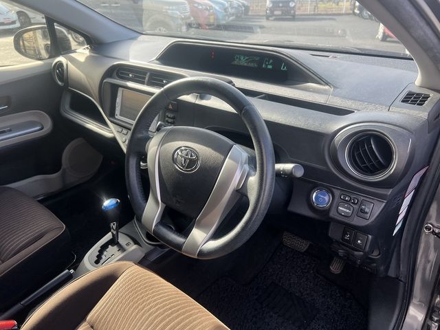 TOYOTA AQUA 2012 Image 31