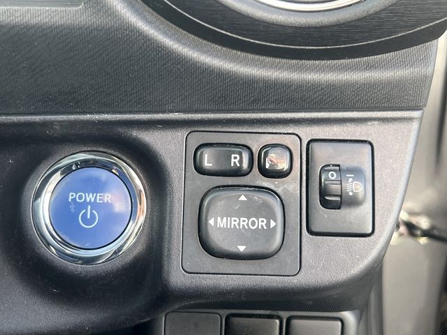 TOYOTA AQUA 2012 Image 31