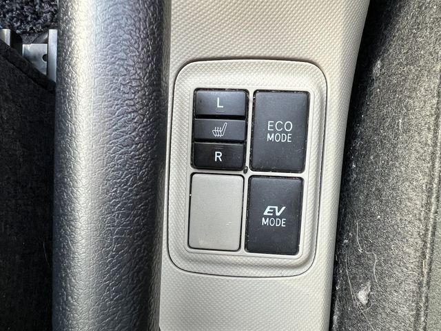 TOYOTA AQUA 2012 Image 31