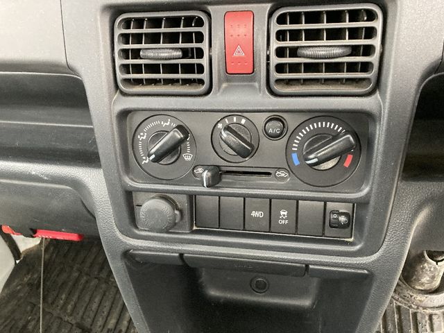 SUZUKI CARRY TRUCK 4WD 2023 Image 31