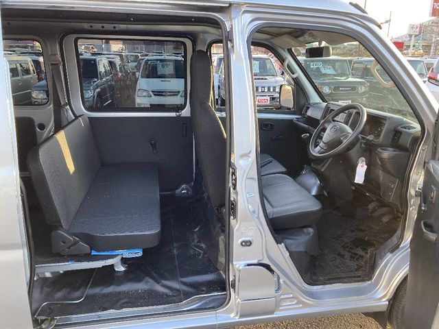 DAIHATSU HIJET CARGO 4WD 2020 Image 31