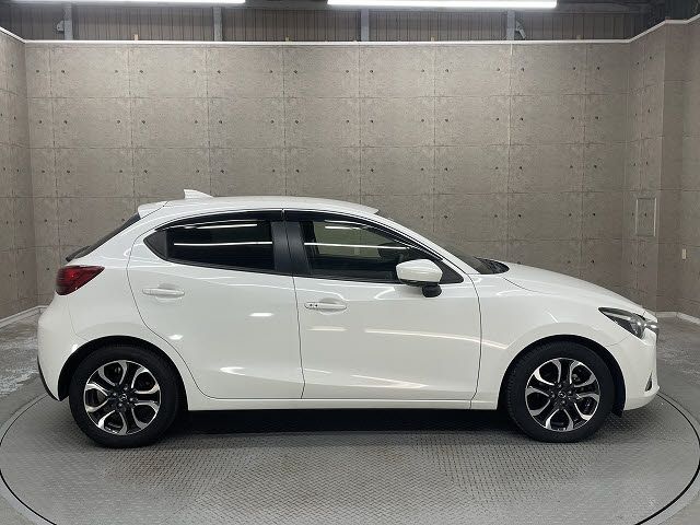 MAZDA DEMIO 2018 Image 31