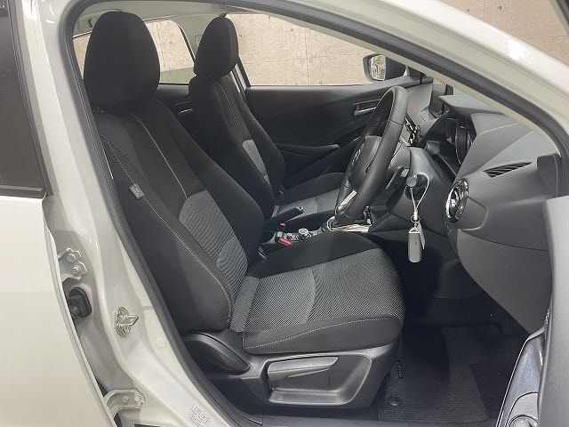 MAZDA DEMIO 2018 Image 31