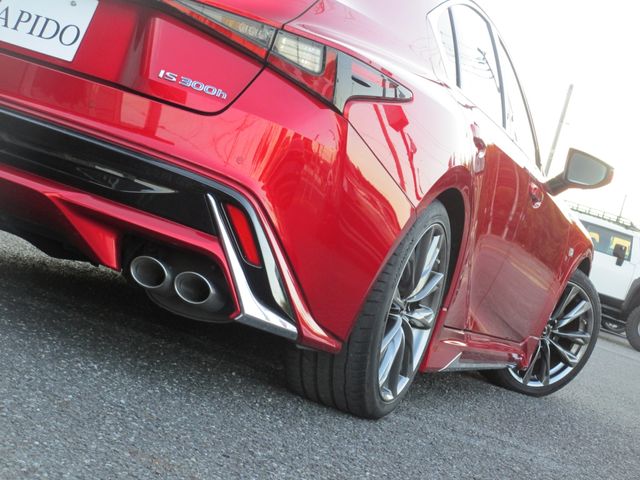 TOYOTA LEXUS IS300H 2021 Image 31
