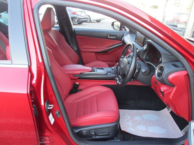 TOYOTA LEXUS IS300H 2021 Image 31