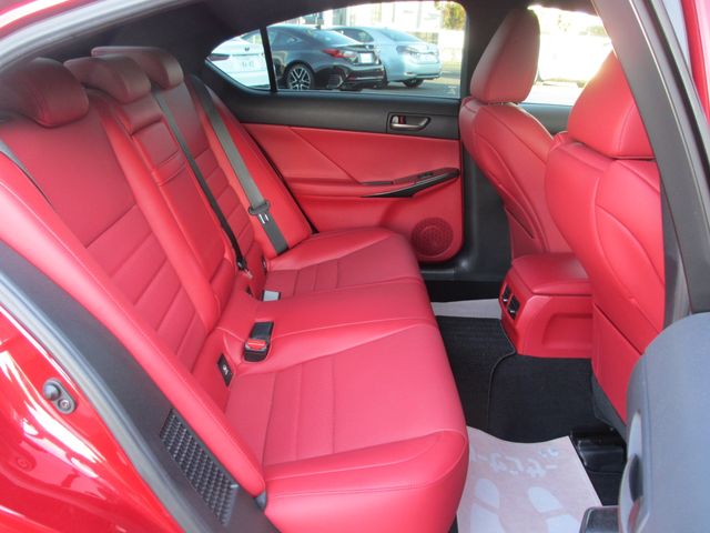 TOYOTA LEXUS IS300H 2021 Image 31