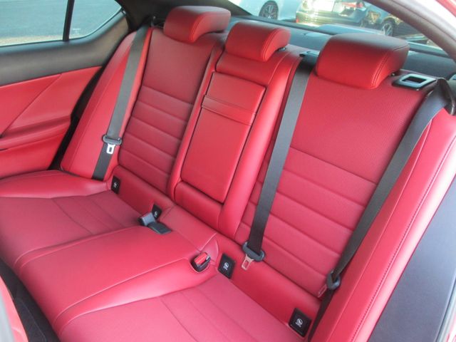 TOYOTA LEXUS IS300H 2021 Image 31