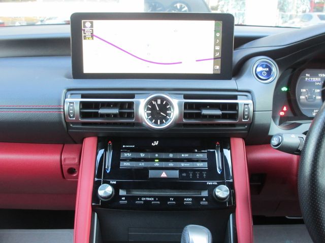 TOYOTA LEXUS IS300H 2021 Image 31