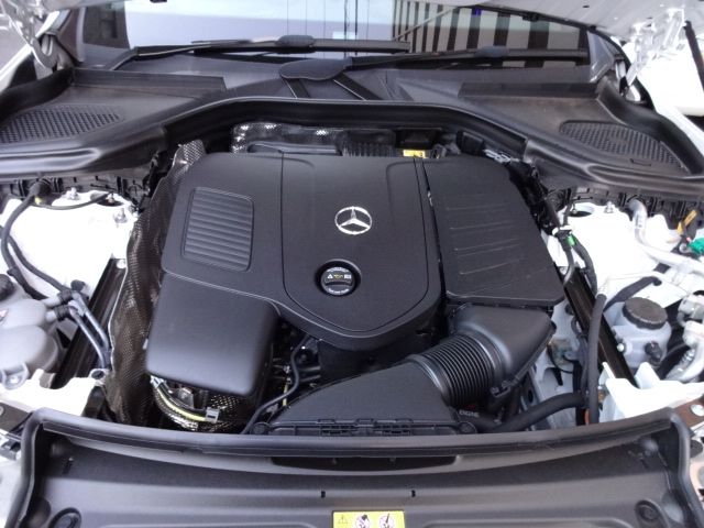 MERCEDES BENZ GLC CO 2025 Image 31