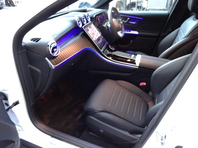 MERCEDES BENZ GLC CO 2025 Image 31