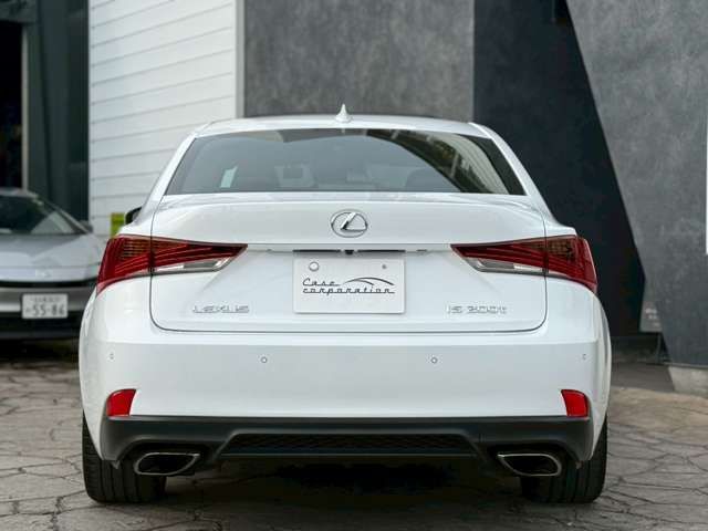 TOYOTA LEXUS IS200T 2018 Image 31