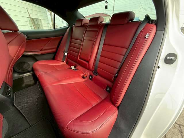 TOYOTA LEXUS IS200T 2018 Image 31