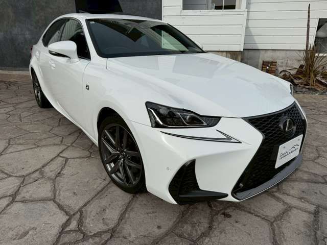 TOYOTA LEXUS IS200T 2018 Image 31