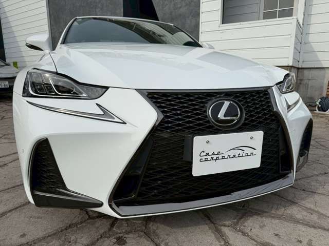 TOYOTA LEXUS IS200T 2018 Image 31