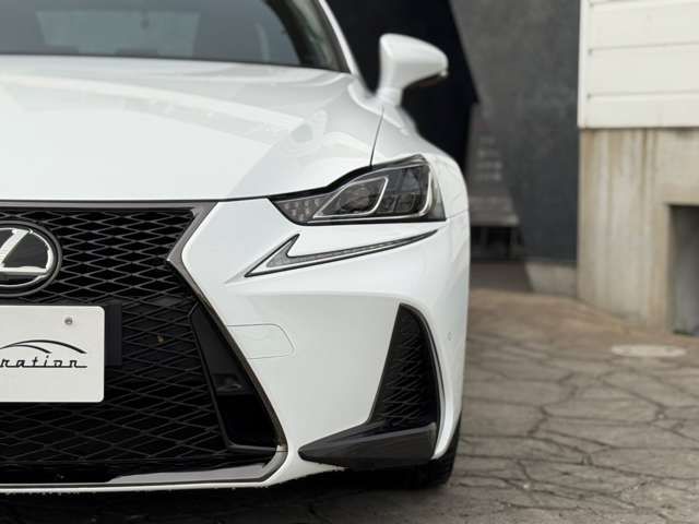 TOYOTA LEXUS IS200T 2018 Image 31