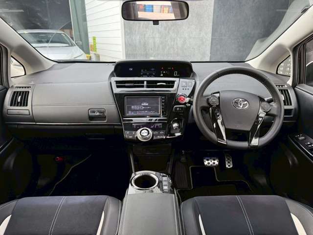 TOYOTA PRIUS ALPHA 2015 Image 31