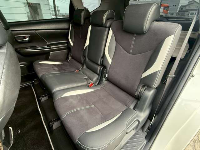 TOYOTA PRIUS ALPHA 2015 Image 31