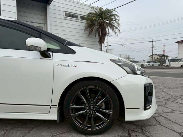 TOYOTA PRIUS ALPHA 2015 Image 31