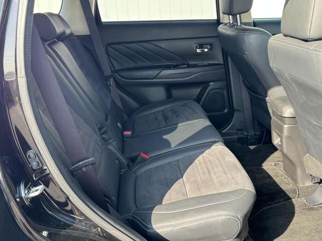 MITSUBISHI OUTLANDER PHEV 2016 Image 31