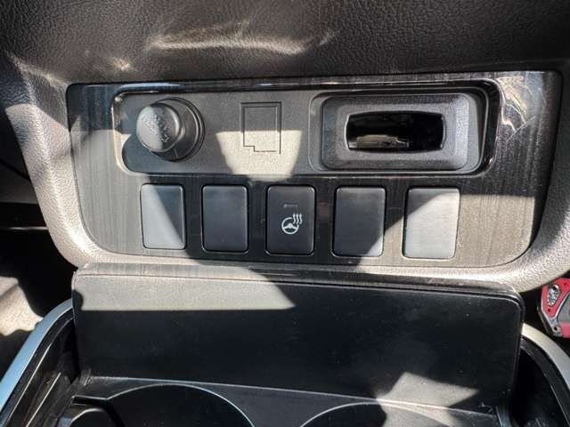 MITSUBISHI OUTLANDER PHEV 2016 Image 31