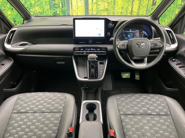 TOYOTA VOXY HYBRID 2023 Image 31