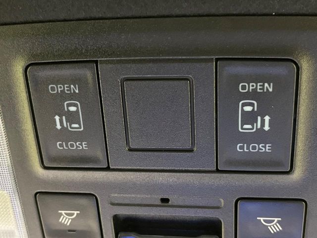 TOYOTA VOXY HYBRID 2023 Image 31