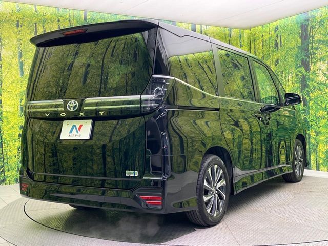 TOYOTA VOXY HYBRID 2023 Image 31