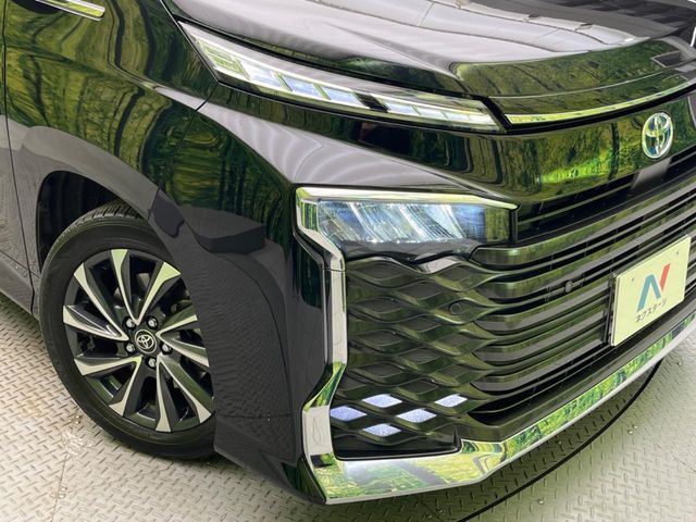 TOYOTA VOXY HYBRID 2023 Image 31