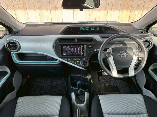TOYOTA AQUA 2013 Image 31