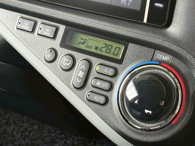 TOYOTA AQUA 2013 Image 31