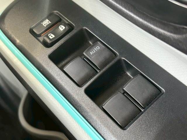 TOYOTA AQUA 2013 Image 31