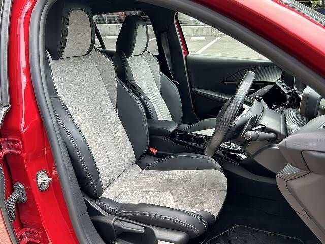 PEUGEOT 208 2020 Image 31