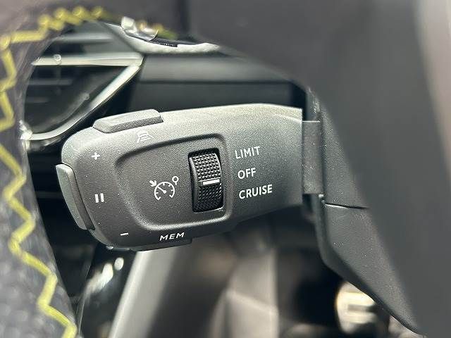 PEUGEOT 208 2020 Image 31