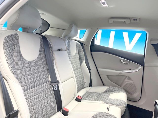 VOLVO V40 CROSS COUN 2018 Image 31