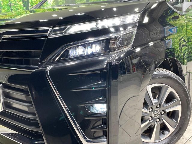 TOYOTA VOXY 2018 Image 31