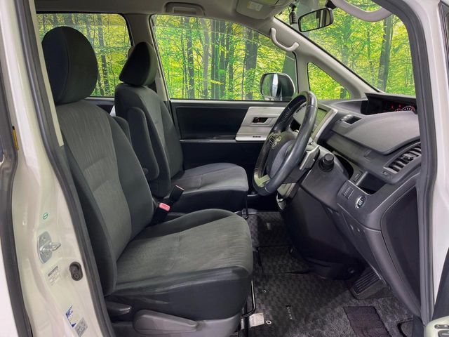 TOYOTA VOXY 2010 Image 31