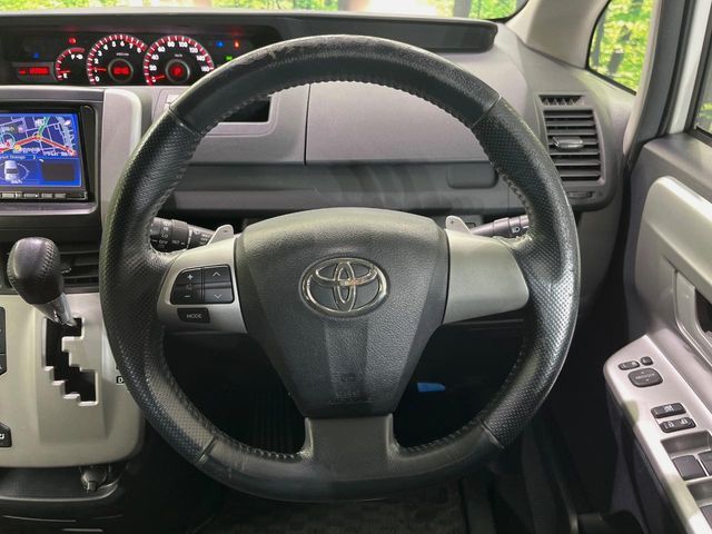 TOYOTA VOXY 2010 Image 31