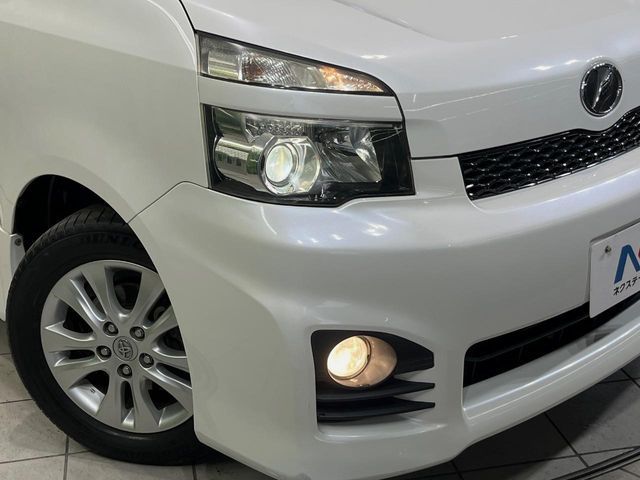 TOYOTA VOXY 2010 Image 31