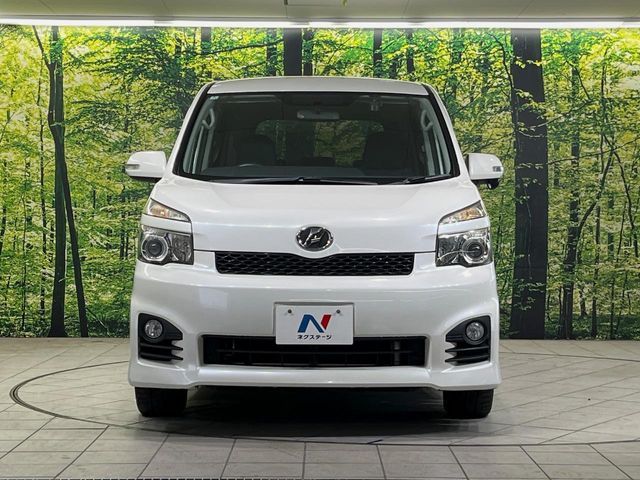 TOYOTA VOXY 2010 Image 31