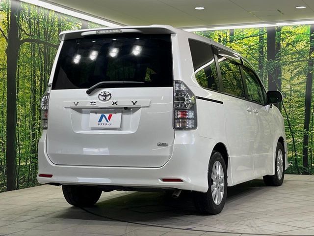 TOYOTA VOXY 2010 Image 31
