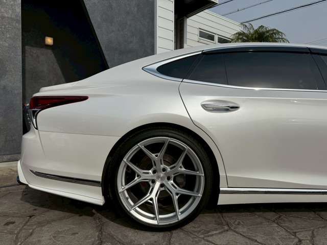 TOYOTA LEXUS LS500 2018 Image 31