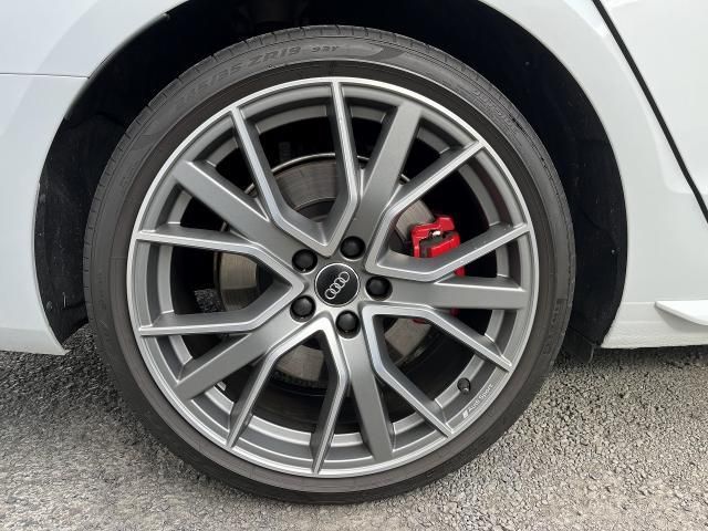 AUDI S4 AVANT 2021 Image 31